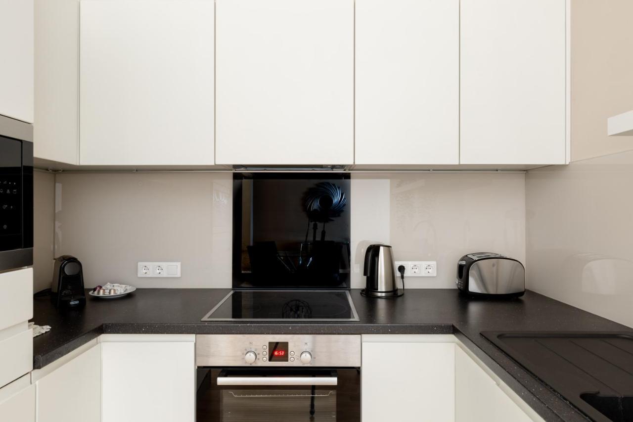 Lovely 2-Bedroom Apartment At The Vaci Street Budapeşte Dış mekan fotoğraf
