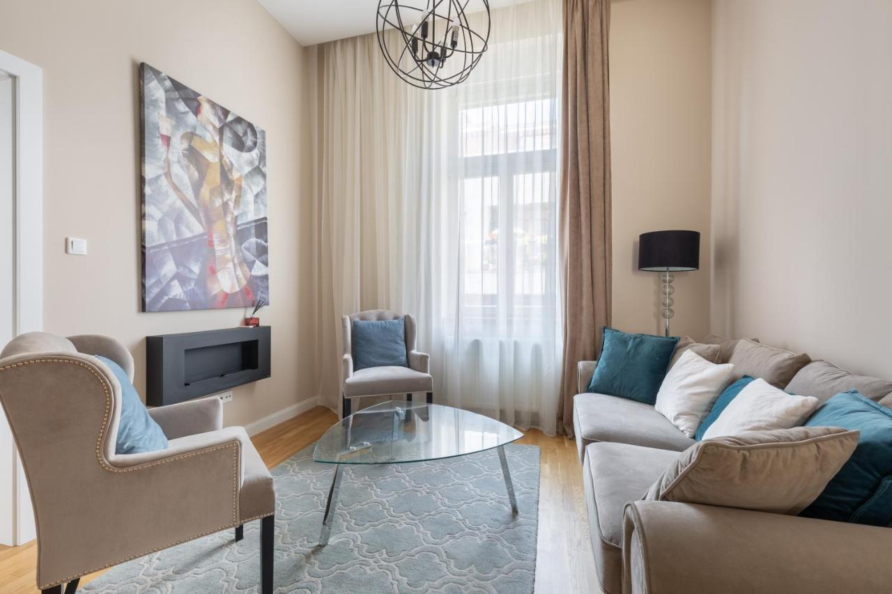 Lovely 2-Bedroom Apartment At The Vaci Street Budapeşte Dış mekan fotoğraf
